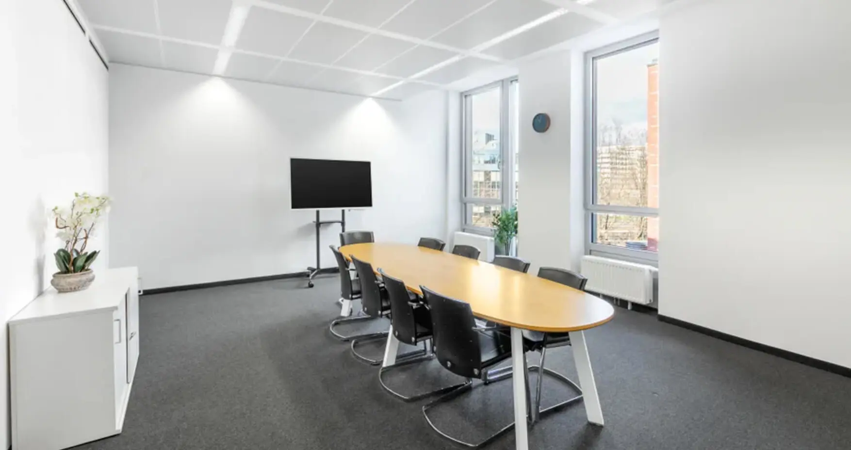 Regus München Westend Konferenzraum