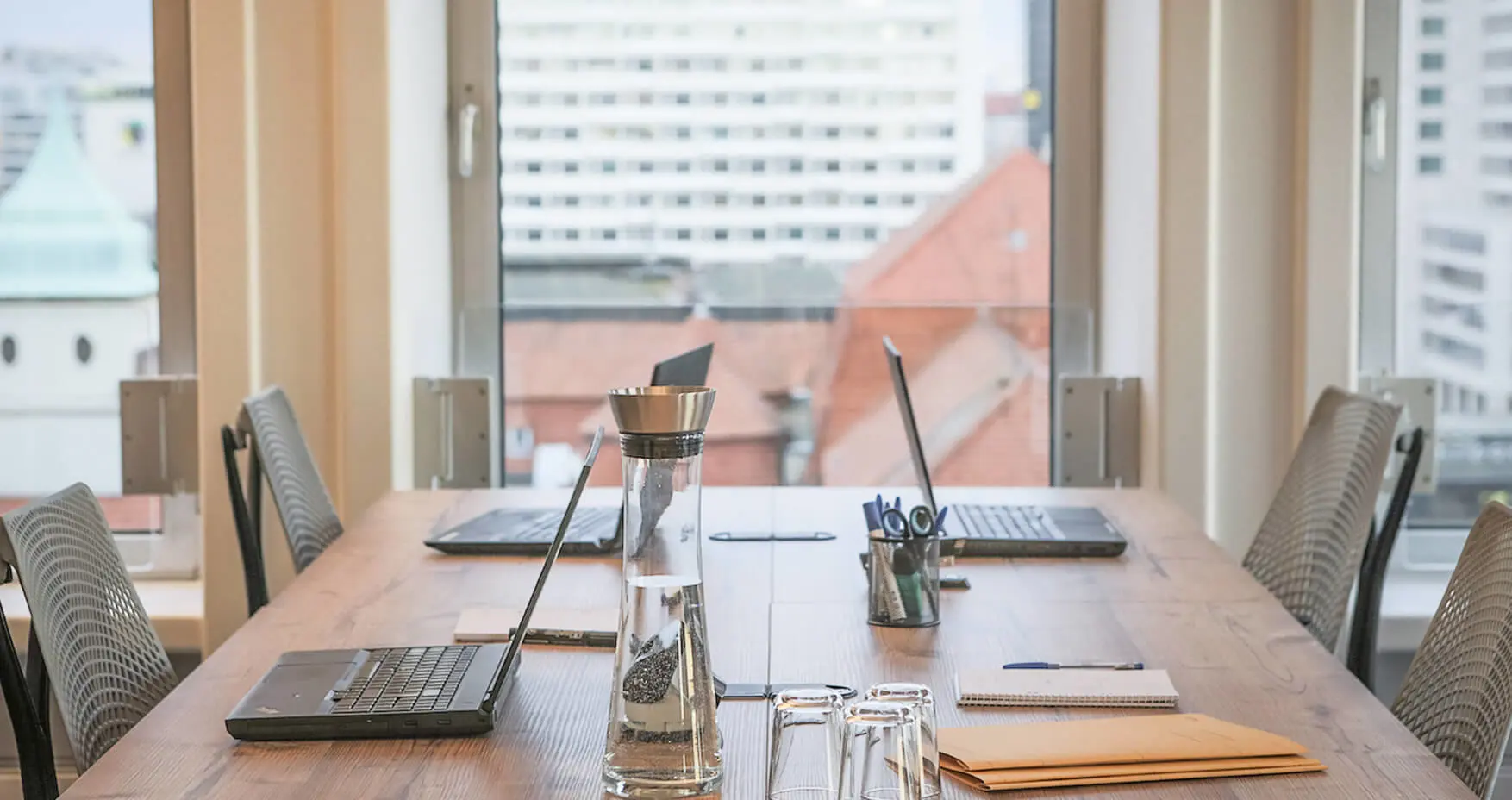 Scaling Spaces Berlin Hardenberg Desks