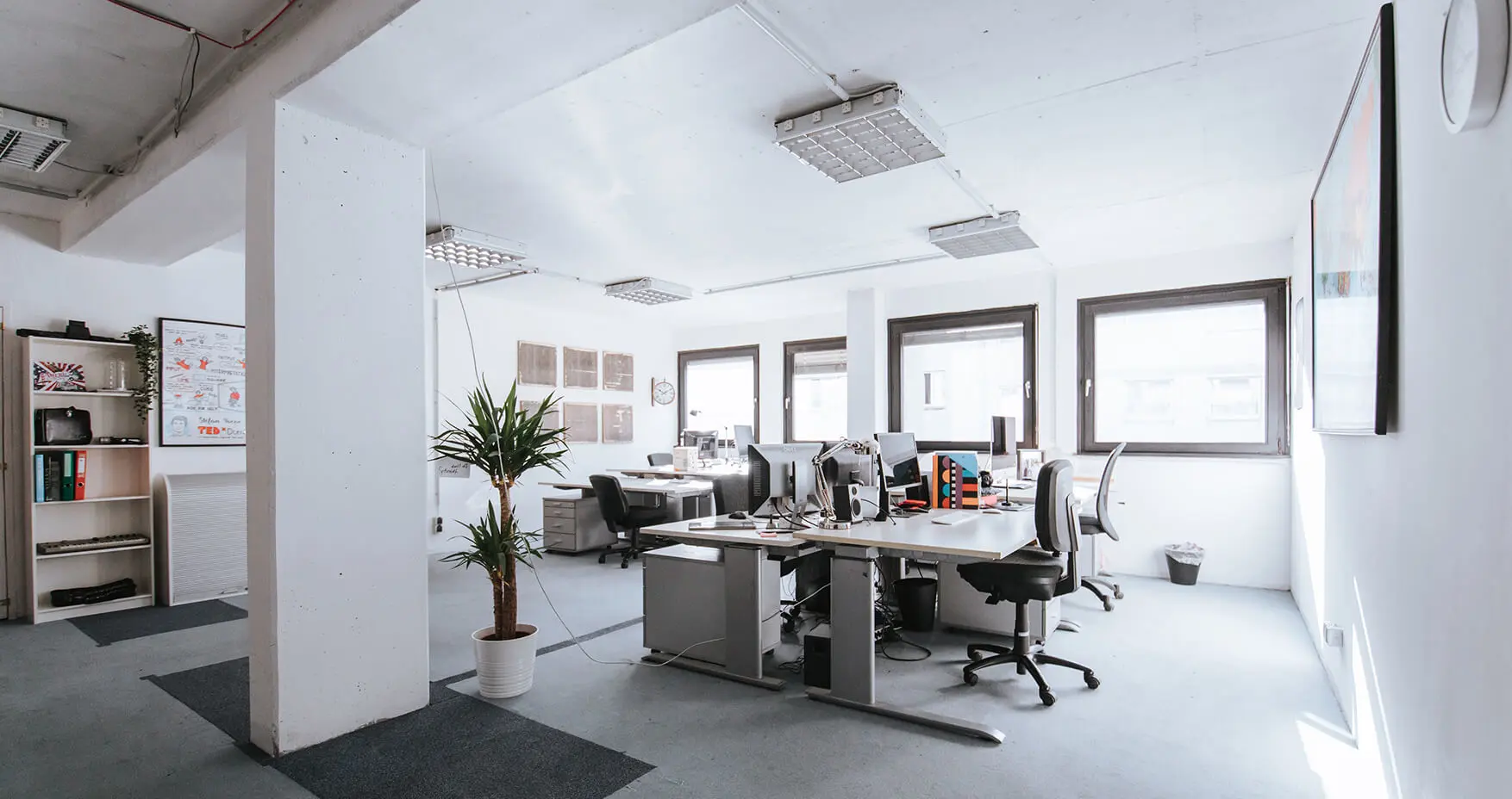 House of Bandits Wien Fix Desks