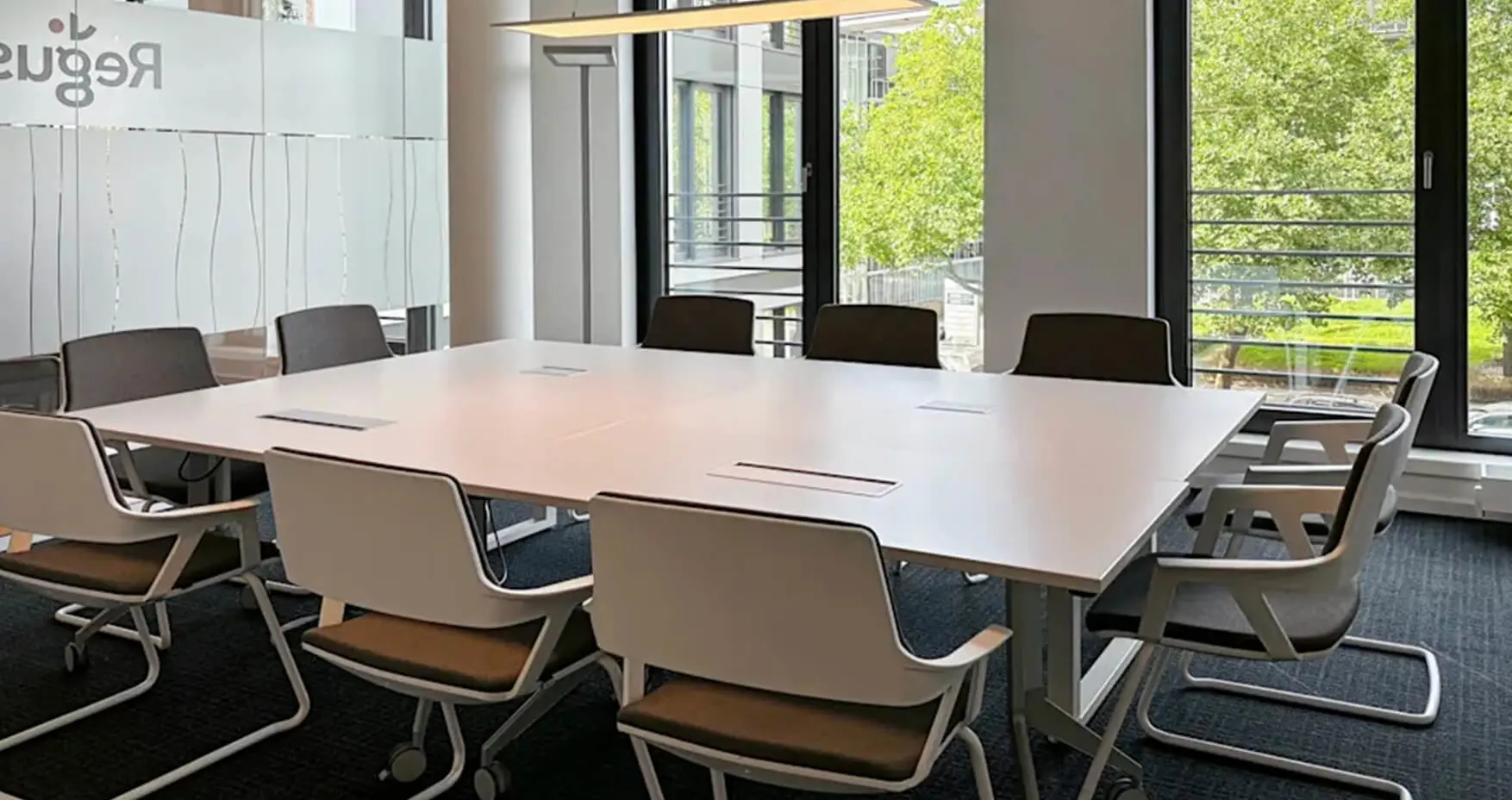 Regus Hamburg City Nord Konferenzraum