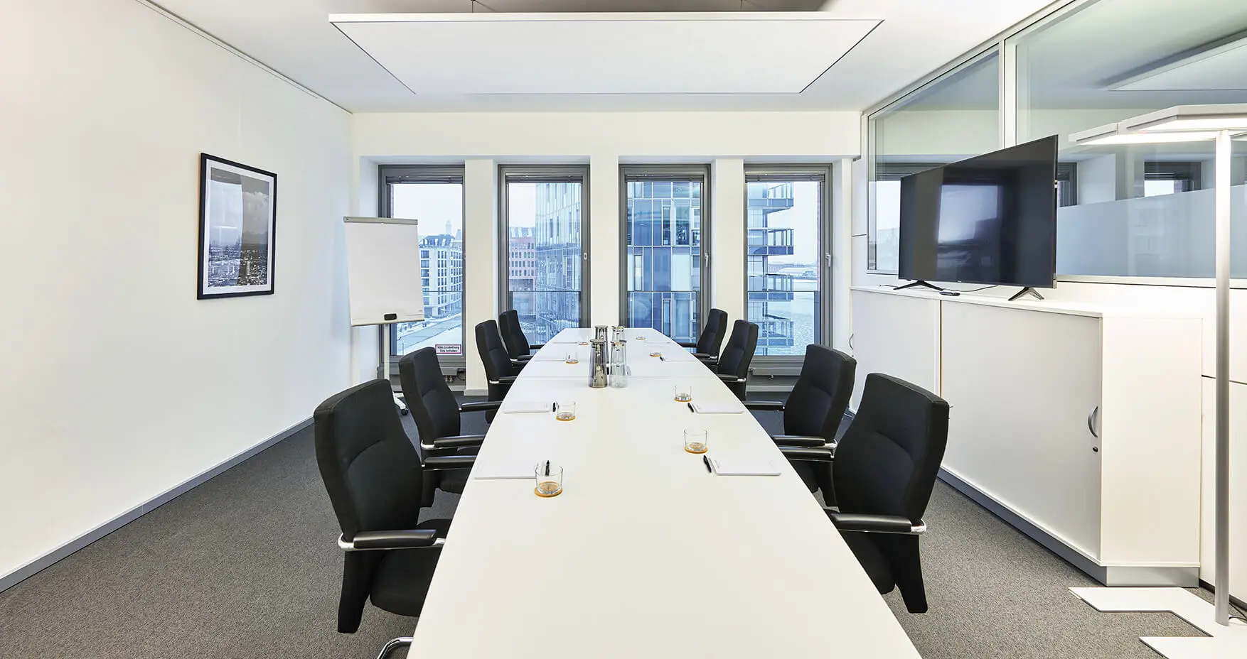 EV Work Edition Grosse Elbstraße Konferenzraum