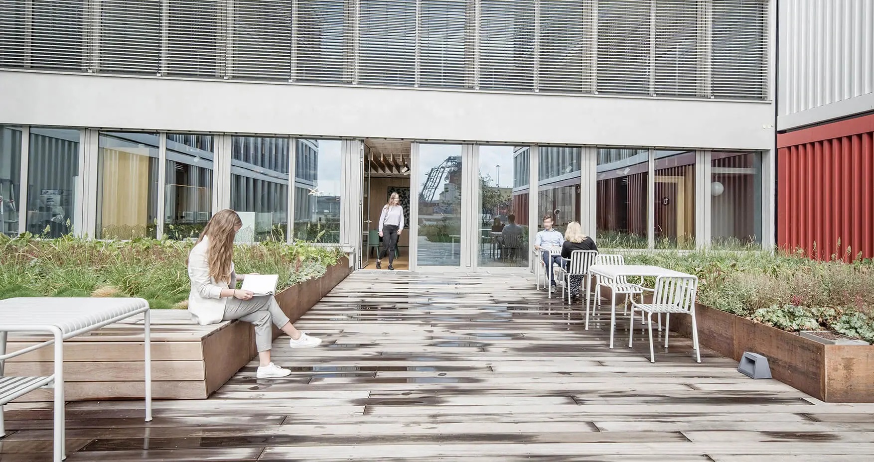 Spaces Frankfurt The Dock Terrasse