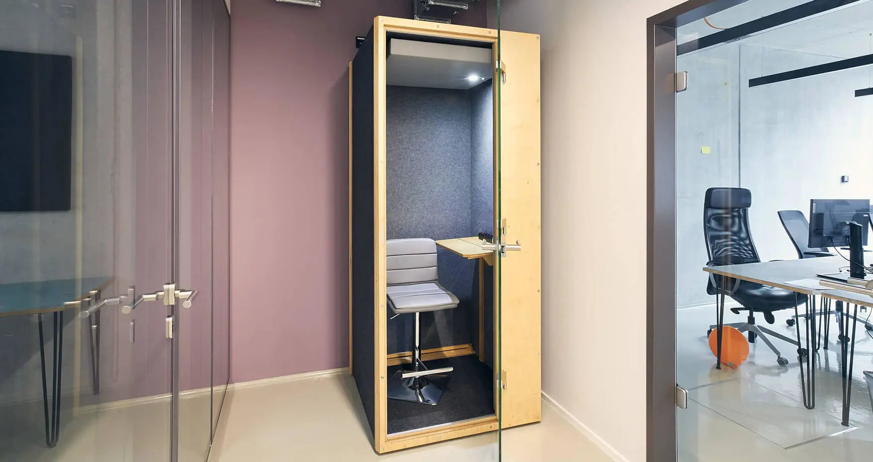 Unicorn Berlin Moritzplatz Telefonbox