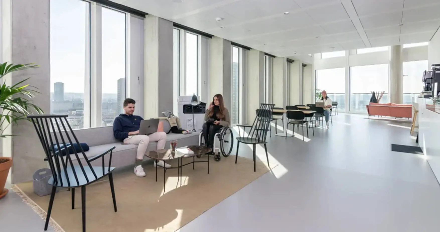 Spaces Frankurt Tower One Open Space