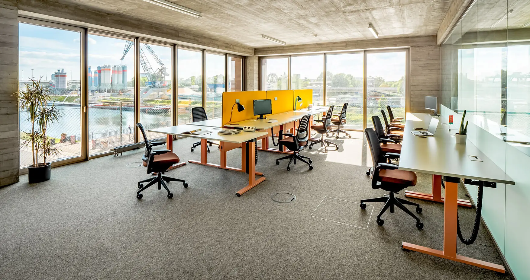 Dock3 Coworking Mannheim großes privates Büro