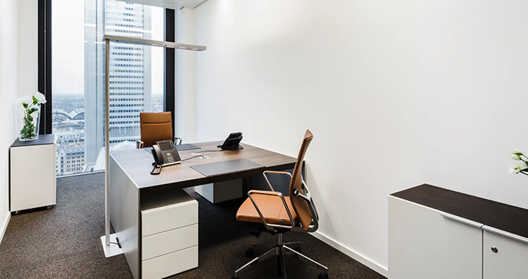 Contora Frankfurt Taunusturm kleines Büro