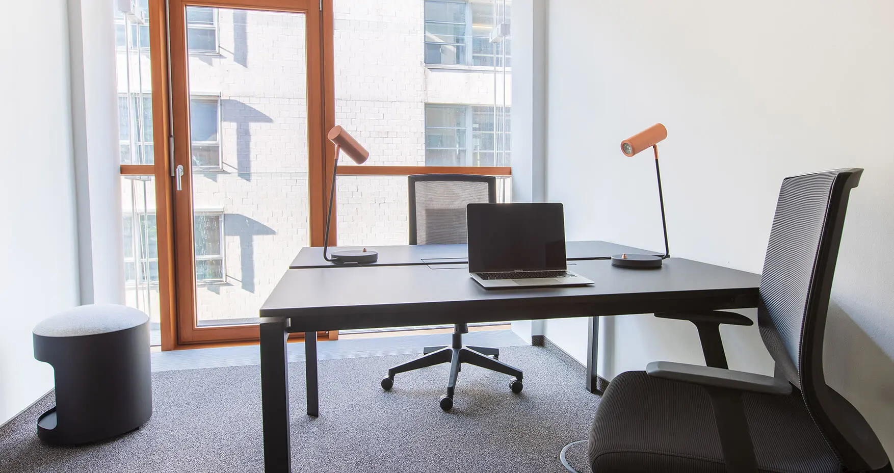 Plaza Cubes Düsseldorf kleines Büro