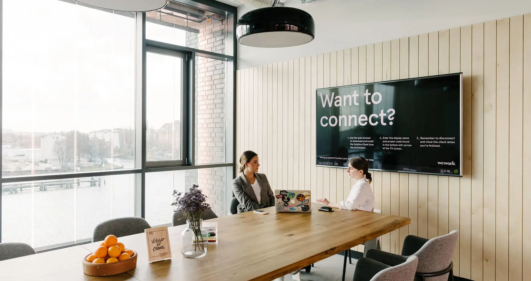 WeWork Berlin Stralauer Allee Meetingraum