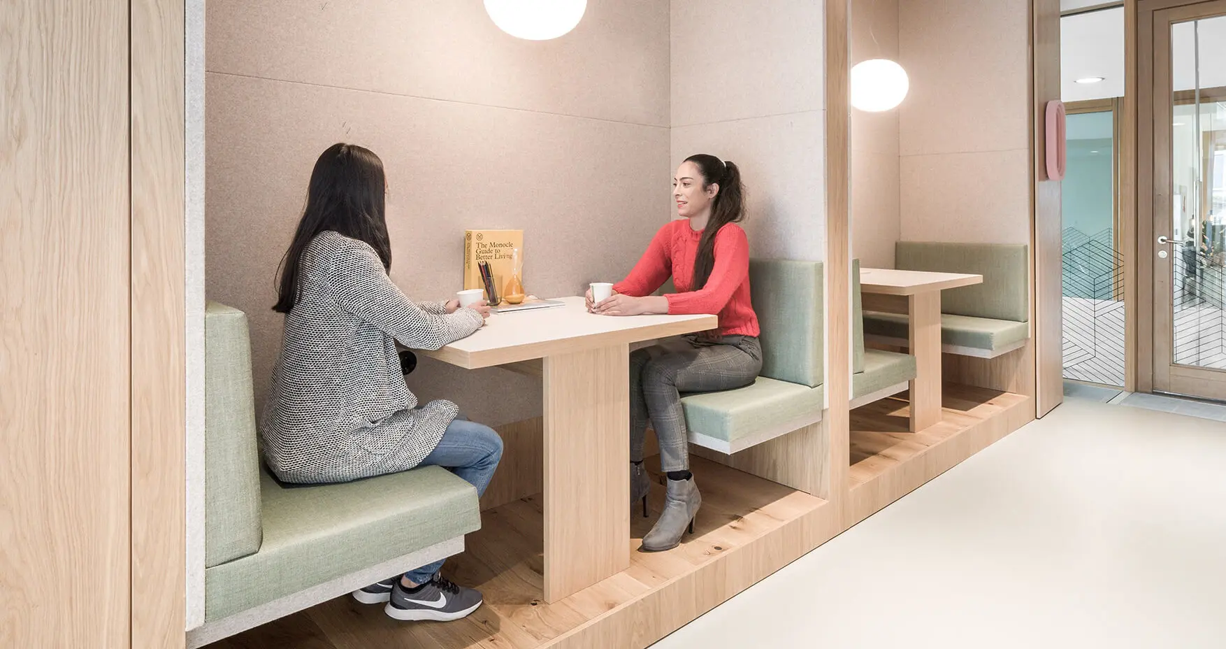 Spaces Düsseldorf Kennedydamm Sitznische