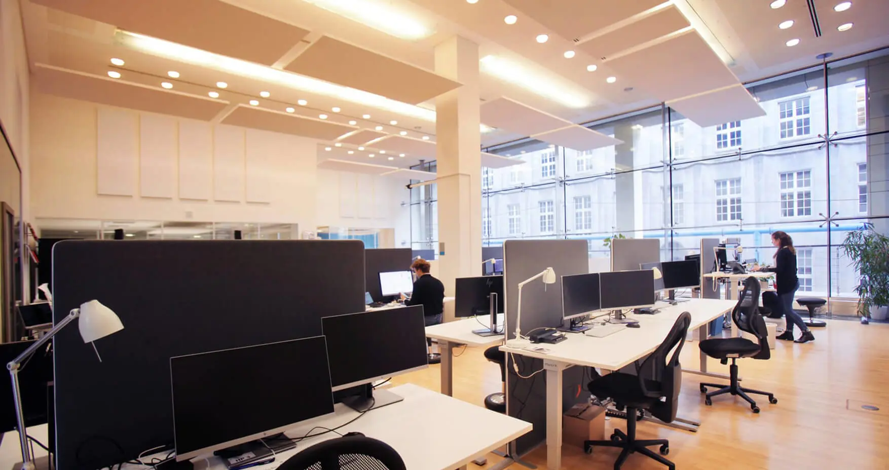 Impact Loft Dresden Fix Desks