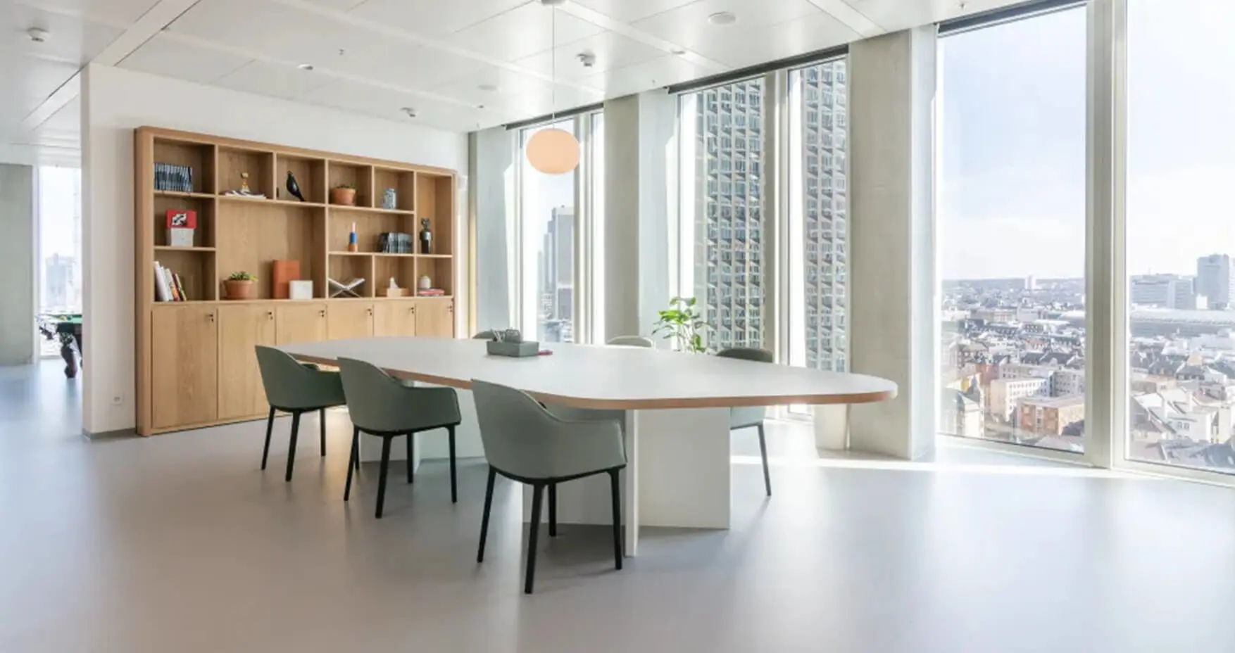 Spaces Frankurt Tower One Flex Desks