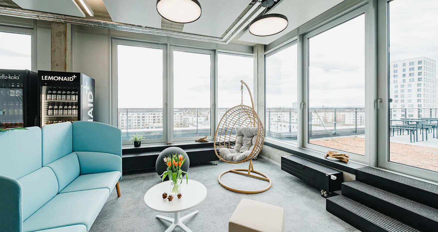 1000 Satellites München SOHO Lounge