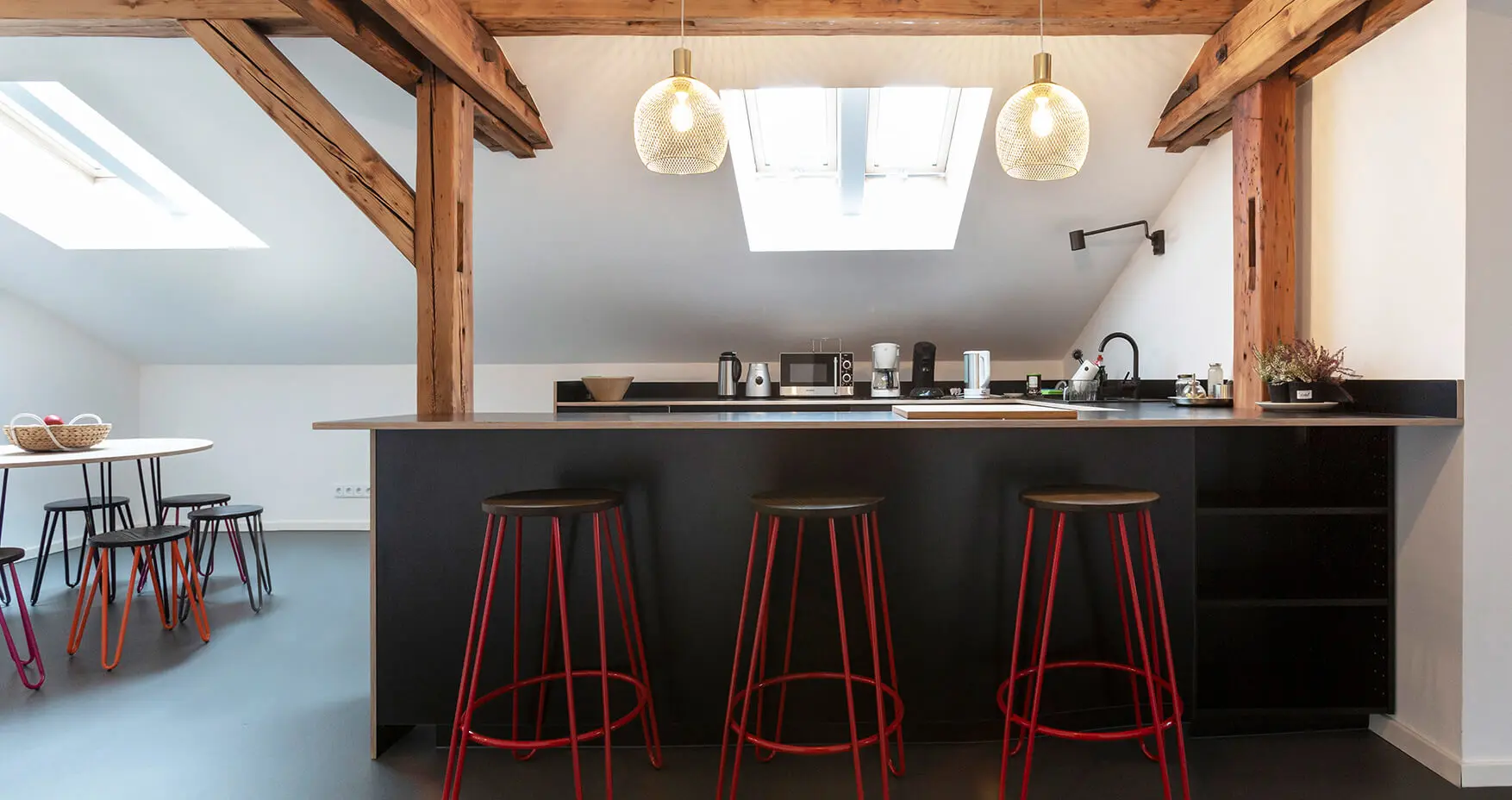 Leitwandel Coworking Wiesbaden Barhocker