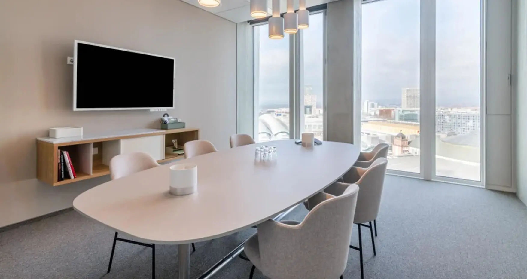 Spaces Frankurt Tower One Meetingraum