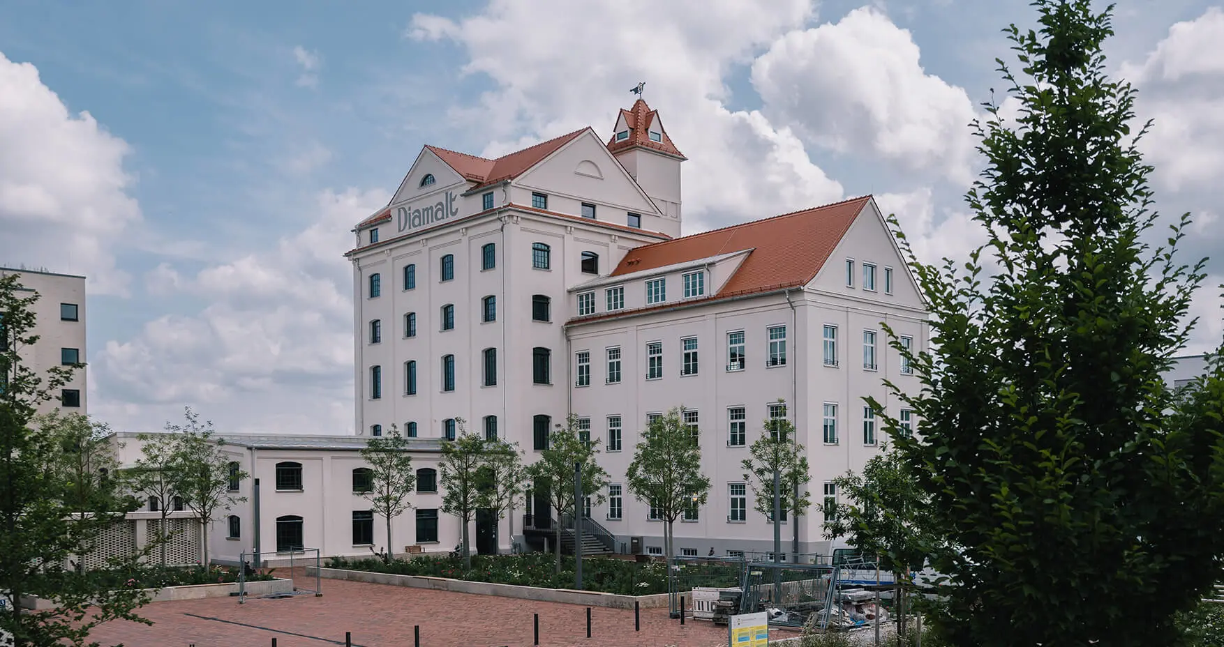 1000 Satellites München Malt