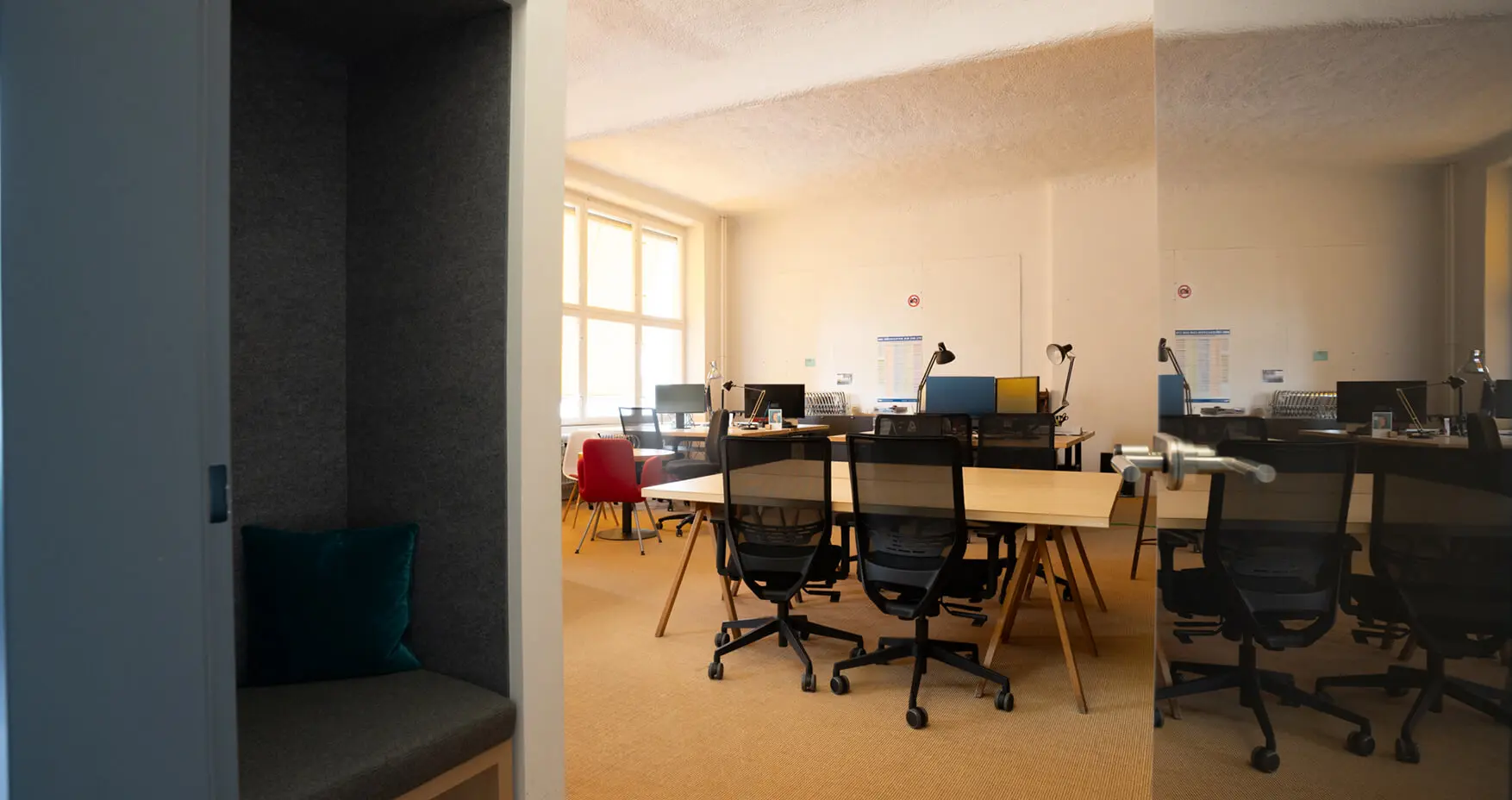 LOFT102 Berlin Flex Desks