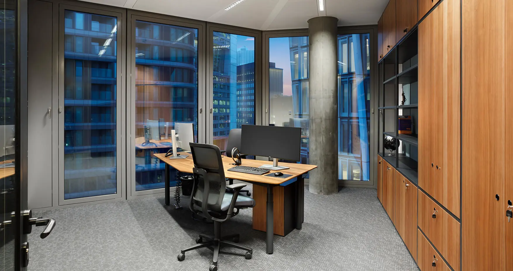 K1 BusinessClub Aqua Tower kleines Büro