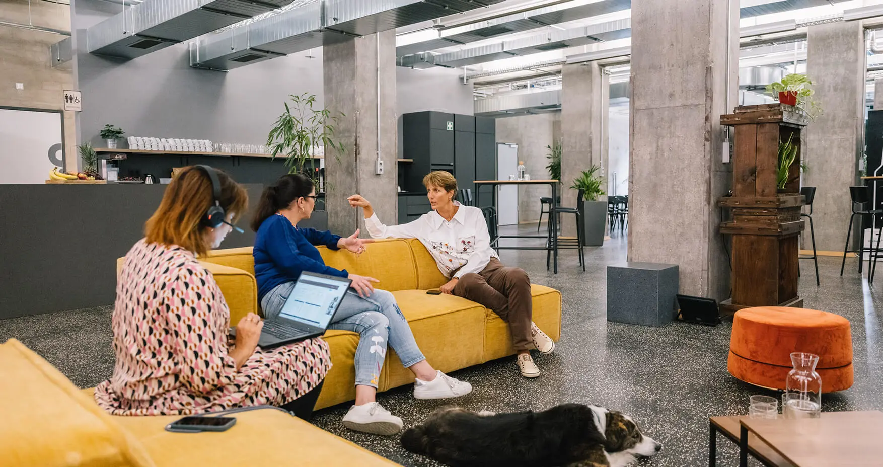 1000 Satellites Hamburg Speicher Lounge