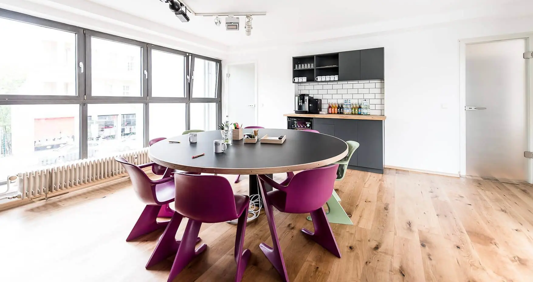 Cowos Berlin Meetingraum