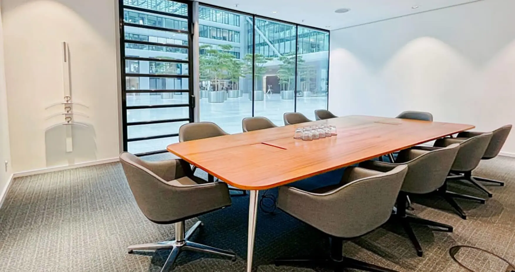 Regus Frankfurt Squaire Meetingraum